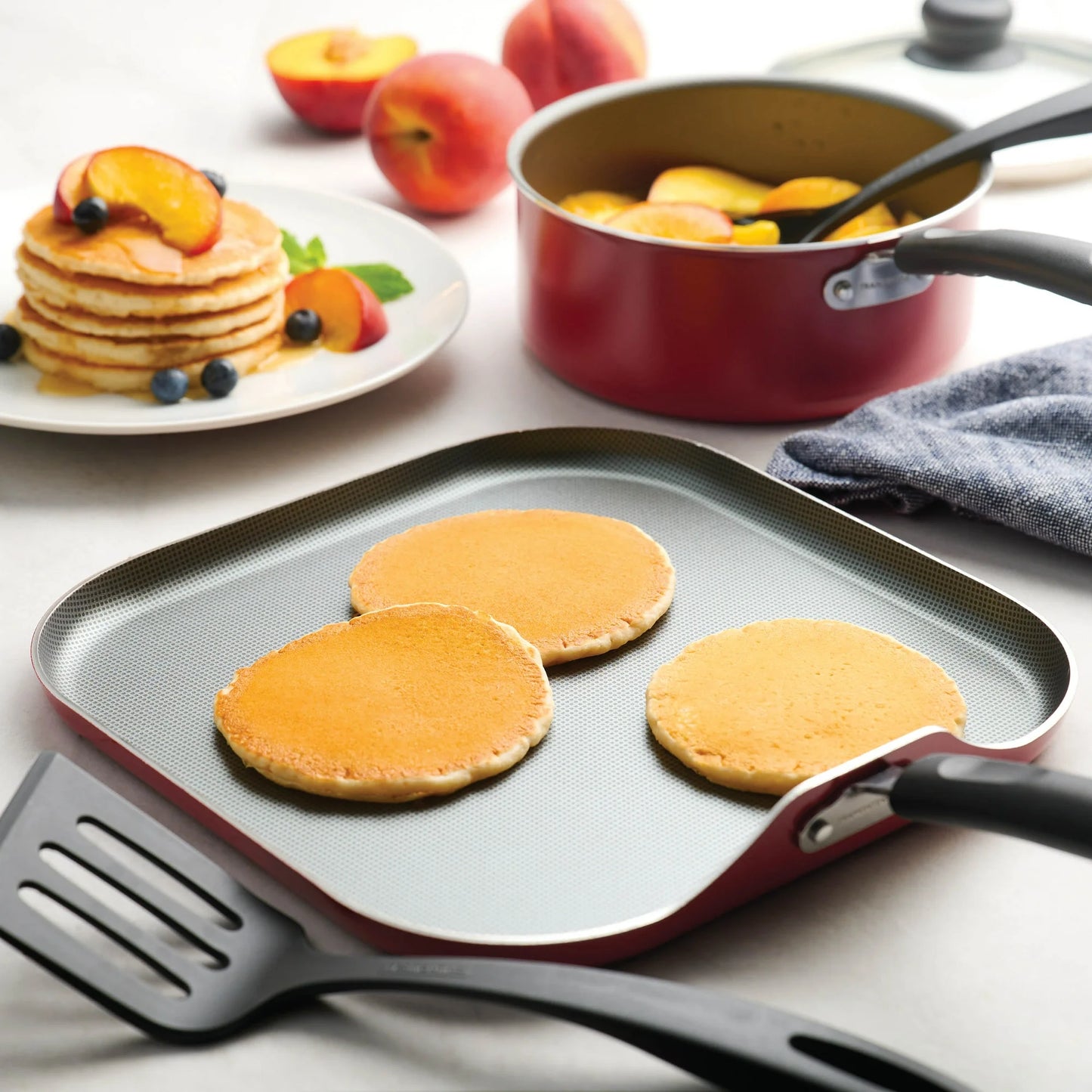 Non-stick Cookware Set Saucepan Utensil Set , 18 Pieces - Red