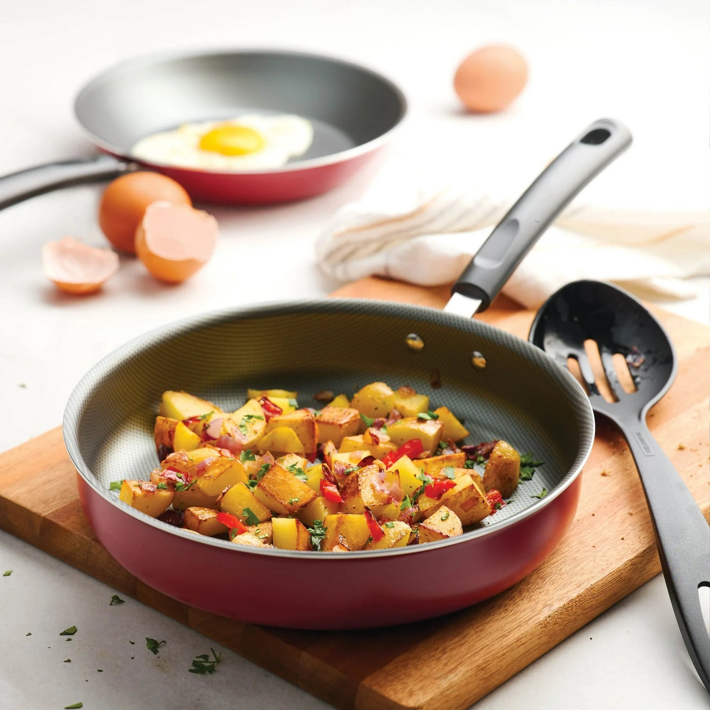 Non-stick Cookware Set Saucepan Utensil Set , 18 Pieces - Red
